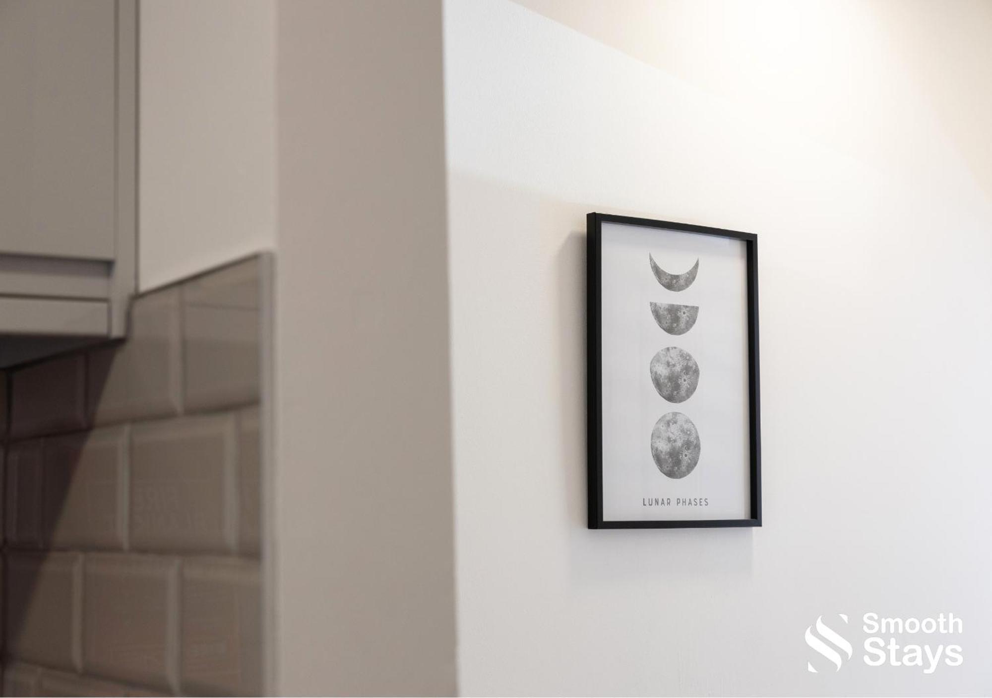 Smooth Stays: Preston Serviced Apartment with Parking Near Station Exterior photo